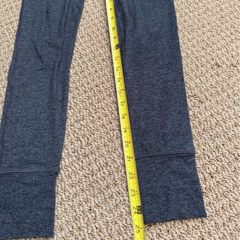 Run in Rabbit Cropped Tights - Picture 4 of 7